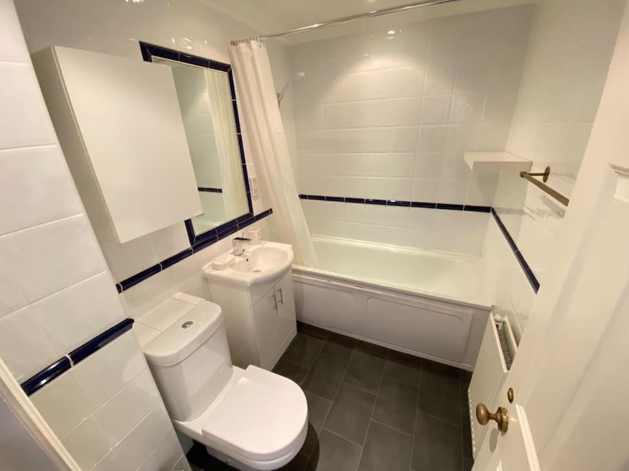 ロンドンWonderful Baker Street Flat!アパートメント エクステリア 写真